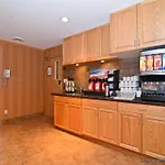 Best Western Plus Country Meadows Inn 