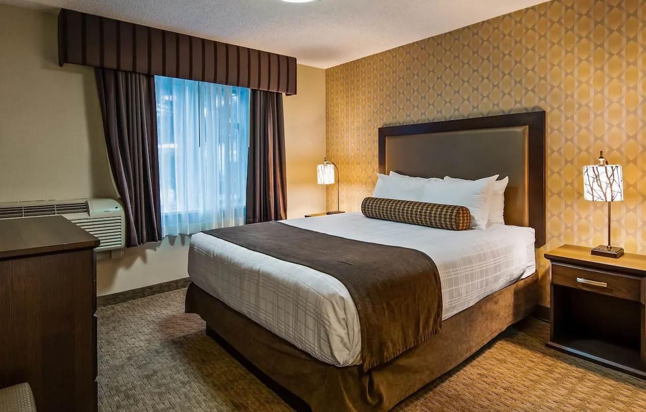Western Country Meadows Hotel
